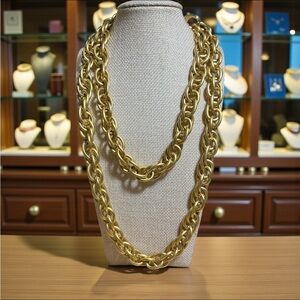 Elegant Vintage Yosca Chunky Gold Chain Necklace